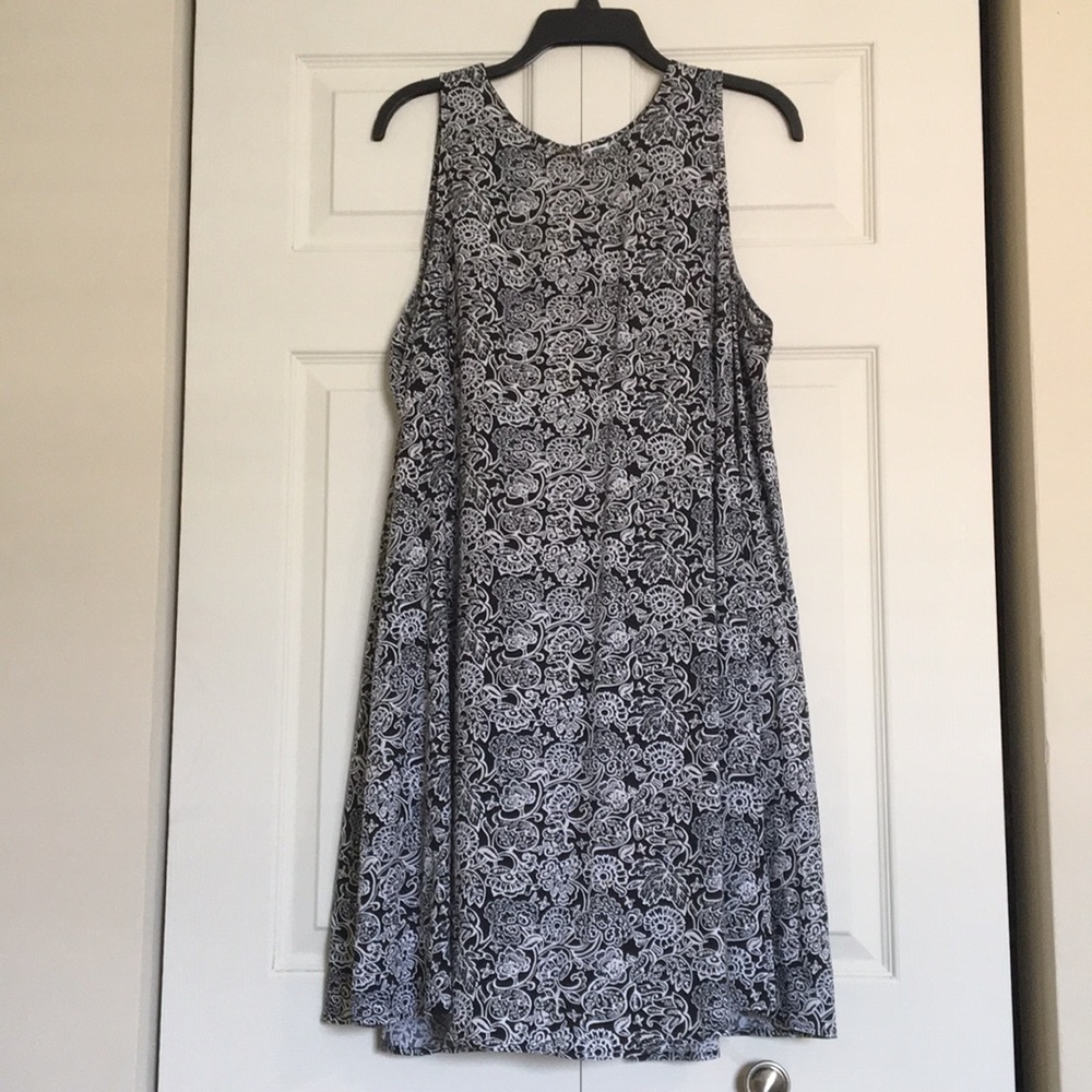 Black and White Old Navy Swing Dress